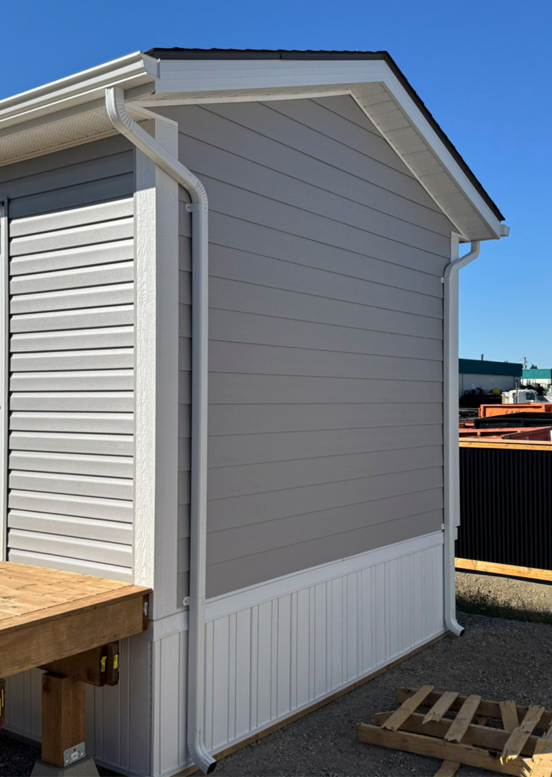 gutter-cleaning-repair-nanaimo-home-aarsen (11)