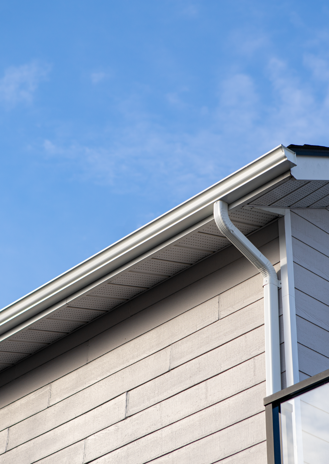 gutter-cleaning-repair-nanaimo-home-aarsen (12)