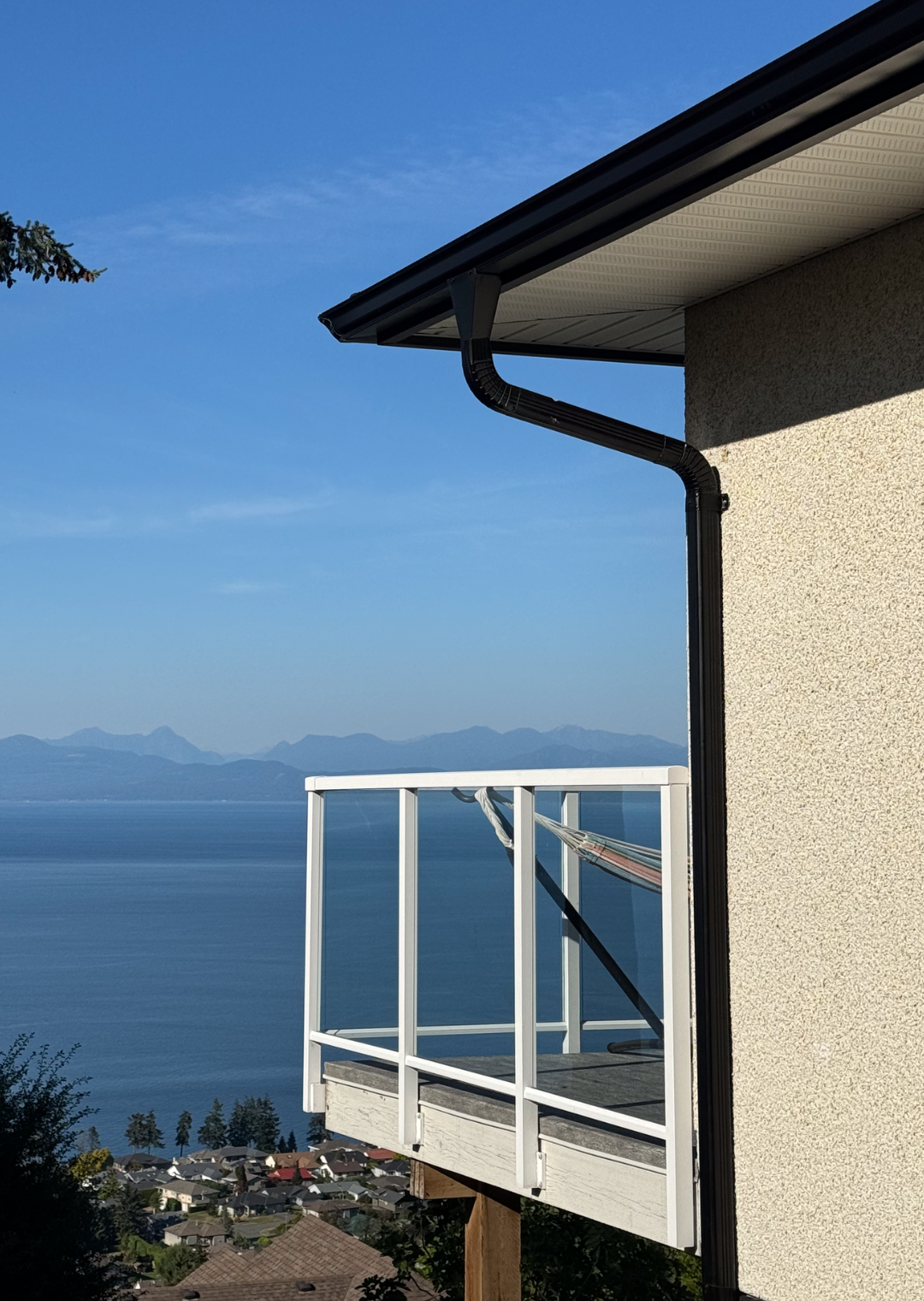 gutter-cleaning-repair-nanaimo-home-aarsen (13)
