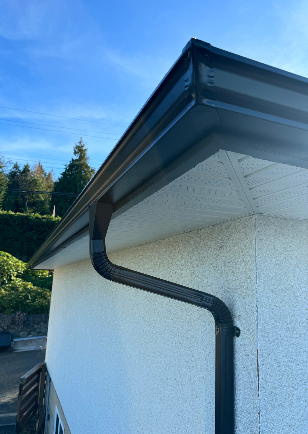 gutter-cleaning-repair-nanaimo-home-aarsen (14)